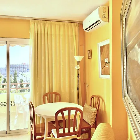 Apartment With Communal Pool